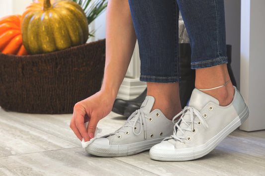 How to Clean Sandals & Summer Footwear Canada: Complete Care Guide 